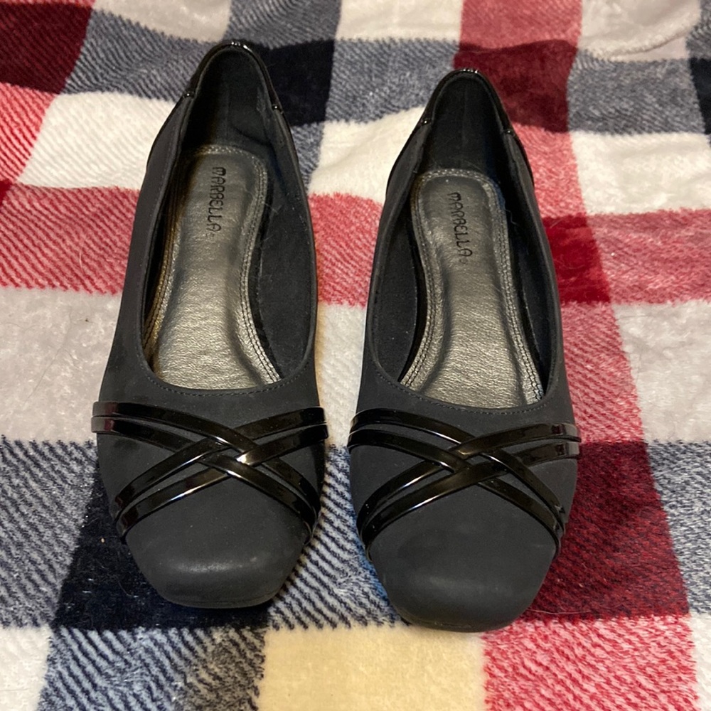 black flats